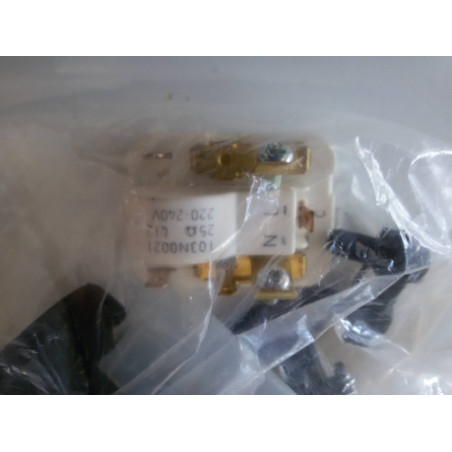 Morsettiera Completa Danfoss 103N0021 Frigo Indesit C00058961
